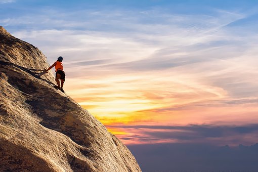 mountain-climber-2427191__340.jpg