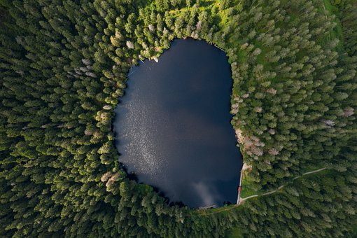 lake-4335571__340.jpg