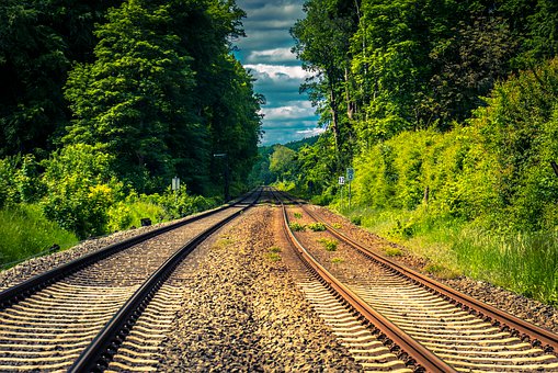 rails-4306770__340.jpg