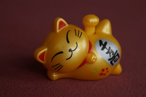 lucky-cat-4246986__340.jpg