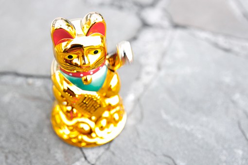 maneki-neko-453124__340.jpg