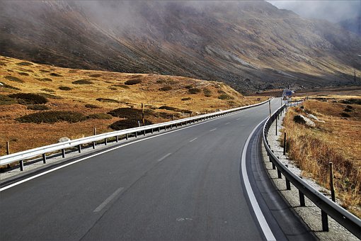 mountains-3771960__340.jpg