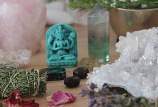 feng-shui-crystals-altar-e1525316577782.jpg