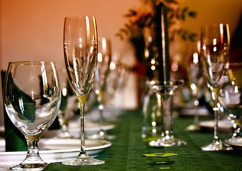 banquet-table-4385522__340.jpg