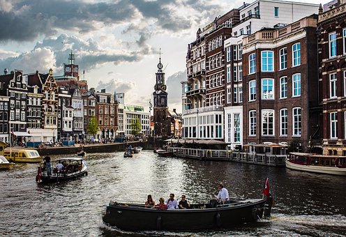 amsterdam-4388160__340.jpg